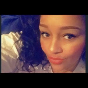 Meet your Posher, Jenai